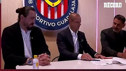 Chicharito FIRMÓ su CONTRATO con Chivas para este 2024