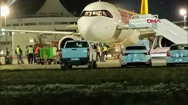 Havada panik anları! Yolcu uçağı Antalya'ya acil iniş yaptı