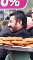 Simit fiyatından bihaber olan AK Partili adayın zor anları