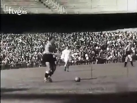 Uruguay (Campeón del mundo) 0 Vs Real Madrid (campeón Liga Española) 2 - Resumen (30/05/1954)