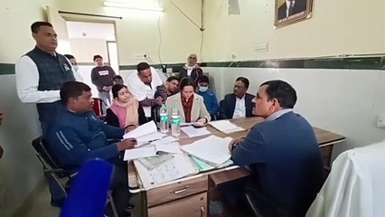 संभागीय आयुक्त हुए नाराज, गंदगी मिलने पर लगाई लताड़