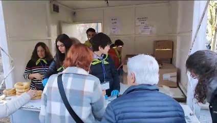 El reparto de panecillos marca el inicio de San Lesmes