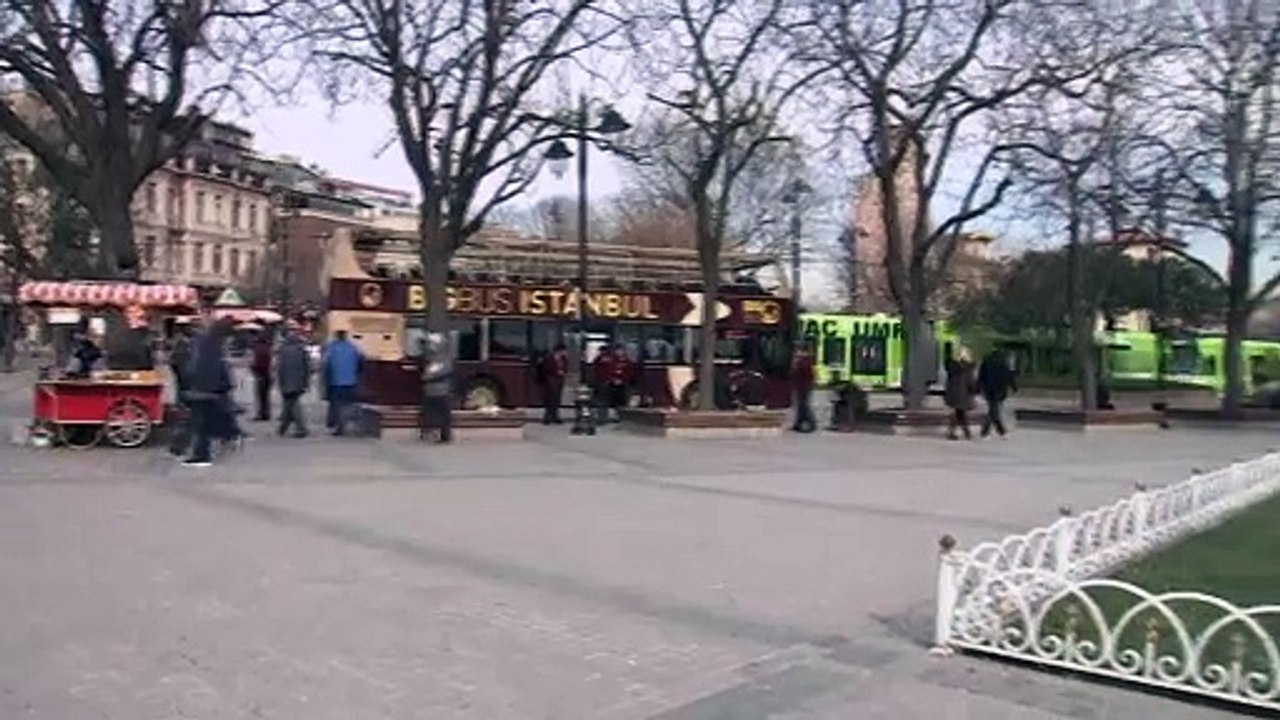 Dos hombres armados matan a tiros a una persona durante un asalto a una iglesia en Estambul