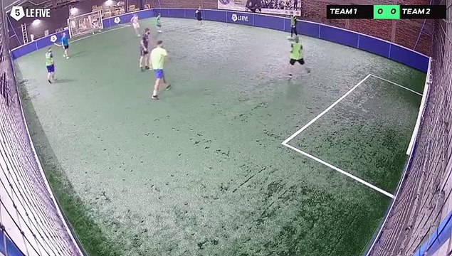 julien 28/01 à 11:59 - Football Terrain 1 (LeFive Rouen)