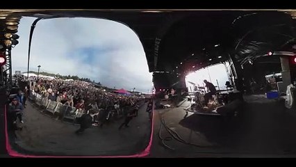 360-VIDEO: Kom på scenen med Bisse |2017| DR