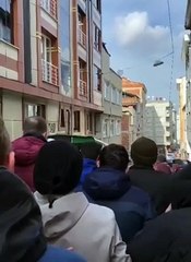 Otobüs kazasında hayatını kaybeden 2 kişi toprağa verildi