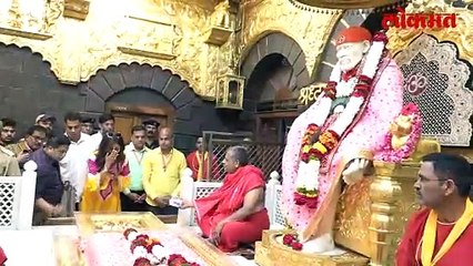 शिल्पा शेट्टी शिर्डीत साई बाबांच्या दर्शनाला गेली तेव्हा काय झालं?