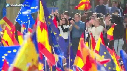 Miles de personas llenan la Plaza de España en Madrid para protestar contra la amnistía