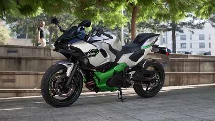 451cc _ Weight_ 227kg _ Power_ 69 Hp _ Engine_ Hybrid _ Seat_ 795 mm, New Kawasaki Z 7 Hybrid 2024