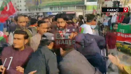 Pakistan’da Imran Khan’ın destekçileri polisle çatıştı