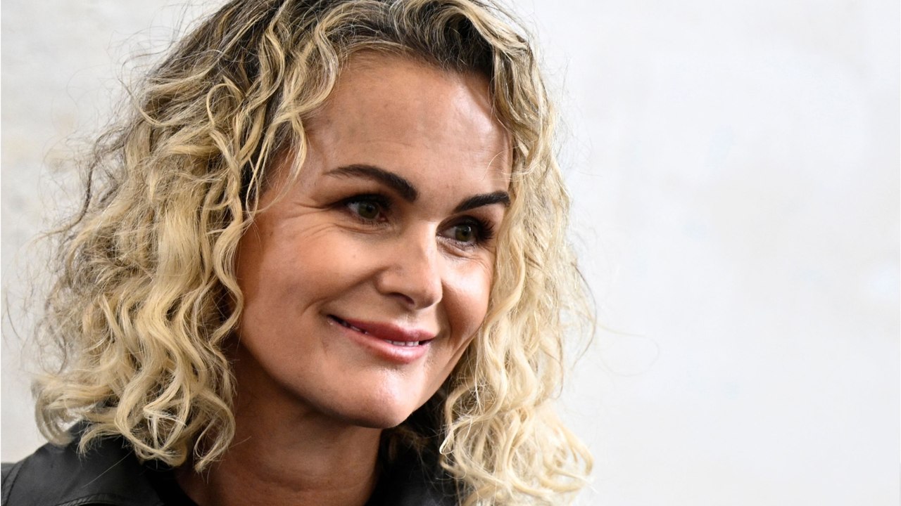 Voici - Johnny Hallyday : ces stars qui ont visité sa maison de Marnes-la-Coquette pour un éventuel achat