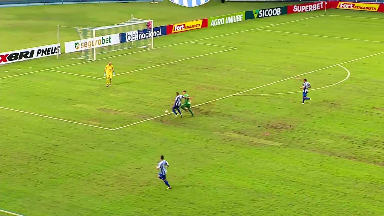 Chapecoense abre o placar