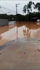 Ruas alagam após chuva na Grande Florianópolis