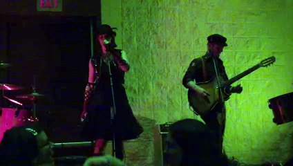 MegaCon 2012: Frenchy and the Punk (5) - Make Out