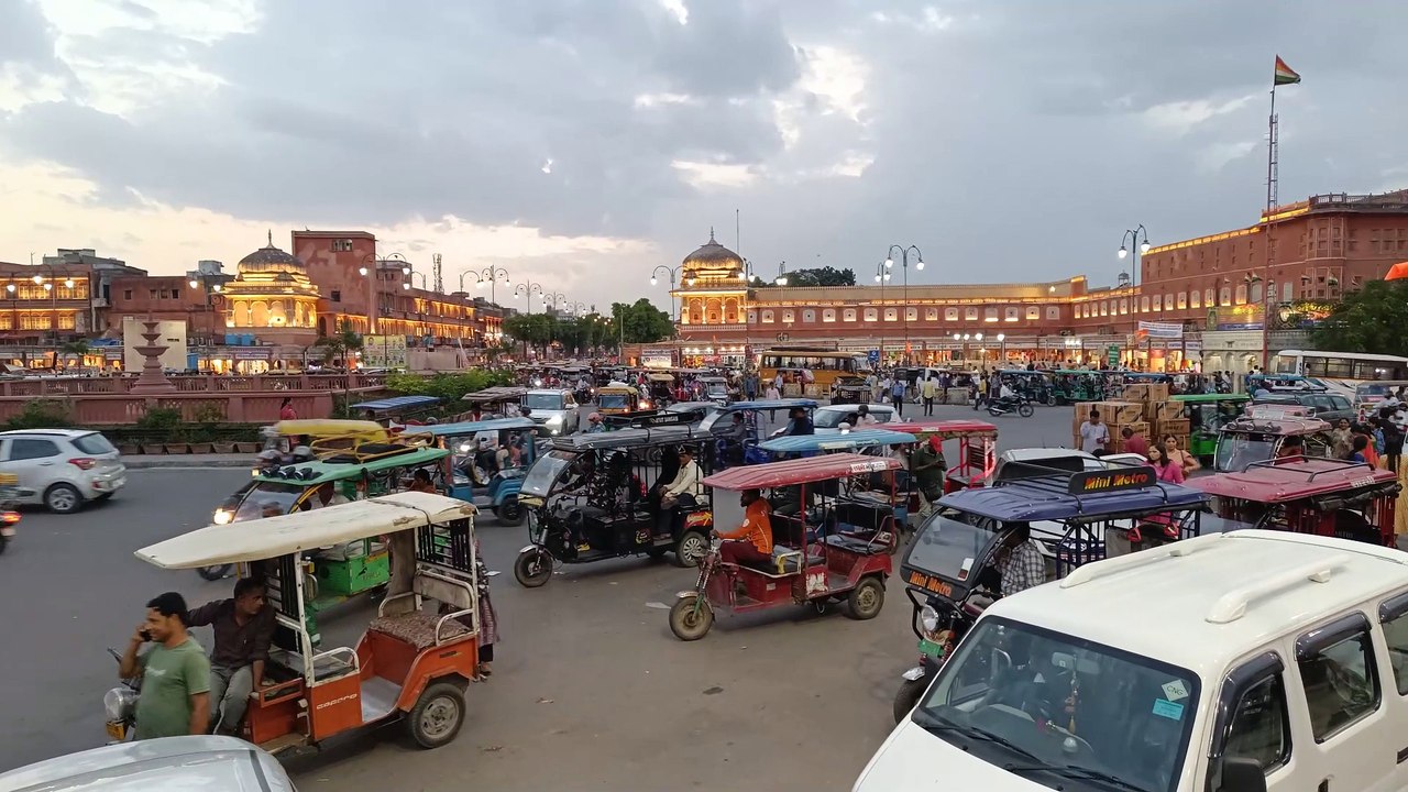 ई-रिक्शा चालक कौन...सत्यापन जरूरी, लखनऊ की हवा, जयपुर में भी चले