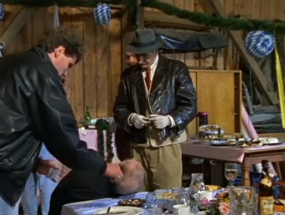 Der Bulle von Tölz E08-Bauernhochzeit