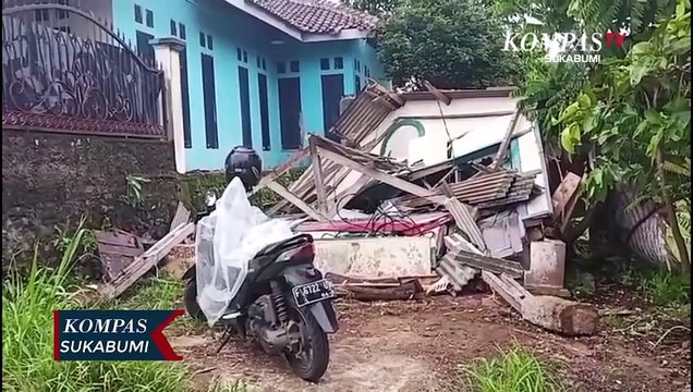 Puting Beliung Merusak Puluhan Rumah Warga