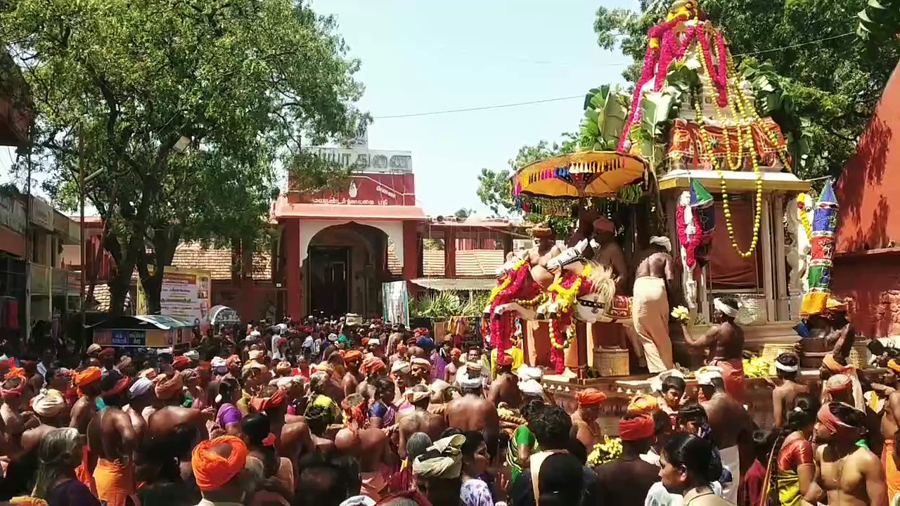 சாமிதோப்பில் கோலாகலமாக நடைபெற்ற அய்யா வைகுண்டரின் தேர் திருவிழா; திரளான தென்மாவட்ட மக்கள் பங்கேற்பு