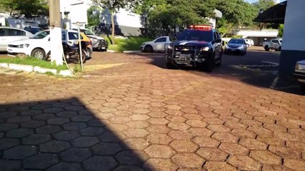 DH cumpre mandado de busca e apreensão em residência e prende homem com arma de fogo