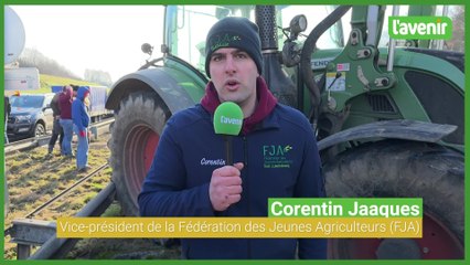 Les agriculteurs manifestent sur la E411 à hauteur de Weyler