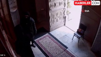 Kilise saldırısından yeni görüntüler! Saldırganlar, katlettikleri adama kapıyı açmış