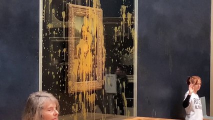 Ecologístas lanzan sopa sobre el cristal que protege la “Mona Lisa”