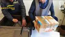 Viaggiava dalla Svizzera a Milano con 14 chili di perle: le immagini del sequestro