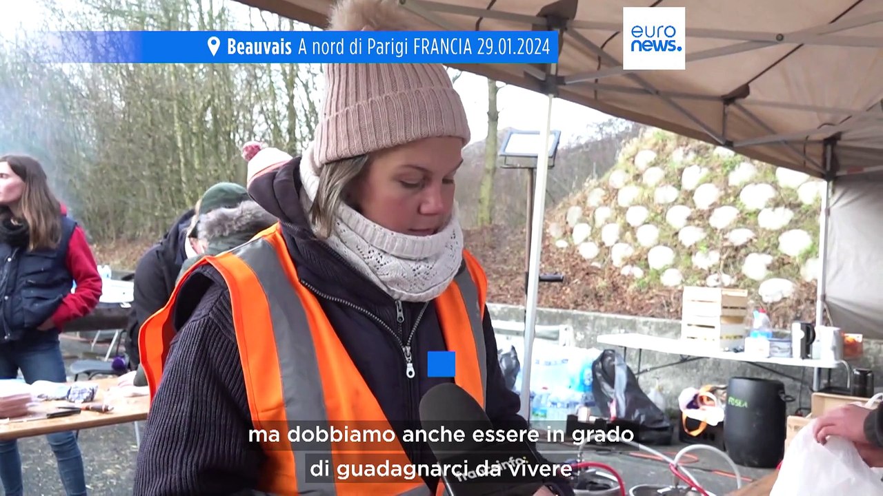 Protesta agricoltori: trattori in marcia in mezza Europa, in Francia blocco delle autostrade
