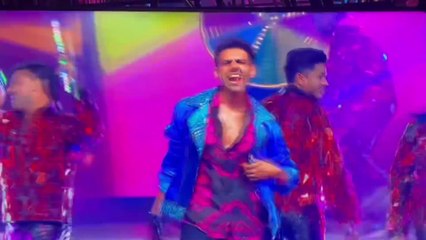 Karthik Aryan Rocking Stage in IIFA Awards