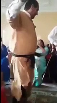 a moroccan man dancing loves women dancing