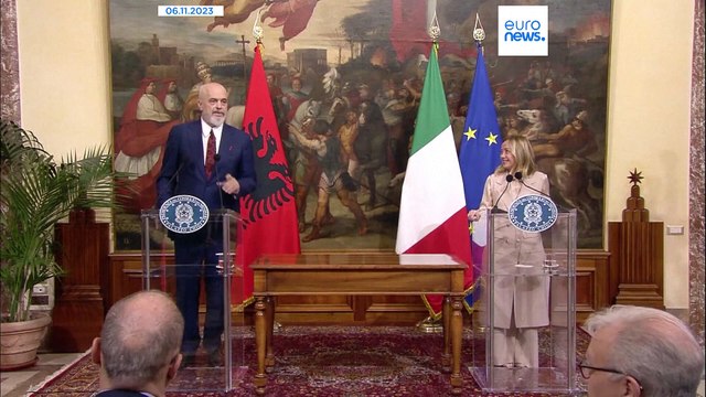 Flüchtlingszentren: Albanisches Verfassungsgericht billigt Migrationsdeal mit Italien