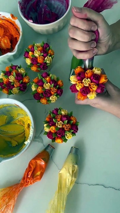 Wow!!! So beautiful #internationalfriendshipday #bestfriends #friends #friendship #friendsforever #friendsforlife #buttercreamdream #cactus #cacti #succulents #succulent #floral #floralpiping #