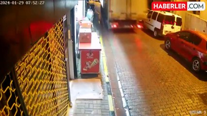 Kağıthane'de Kamyon Şoförü 7 Araça Hasar Verdi