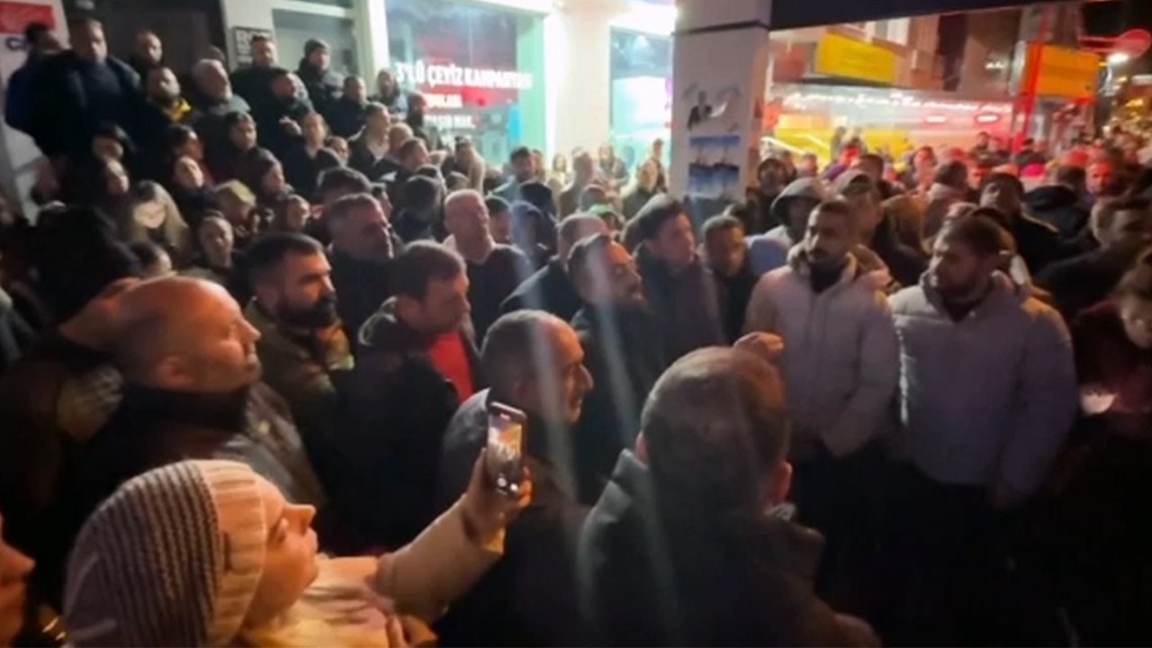 CHP'li grup, parti yönetiminin belirlediği belediye başkan adayına tepki gösterdi