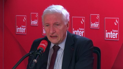 Pollution chimique : "Elle est invisible, présente un peu partout", alerte le professeur Yves Lévi