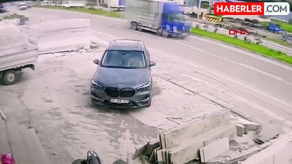 Arsuz'da TIR ve kamyonet çarpıştı: 1 ölü, 7 yaralı