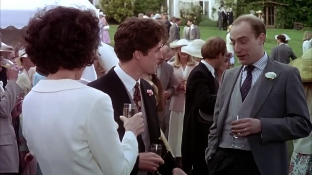 Quatre mariages et un enterrement Bande-annonce (PL)