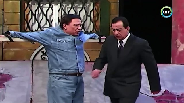 ضحك هستيري من عادل إمام بسبب يوسف داود علي المسرح.. الراجل ده عبيط جداً | مسرحية الزعيم