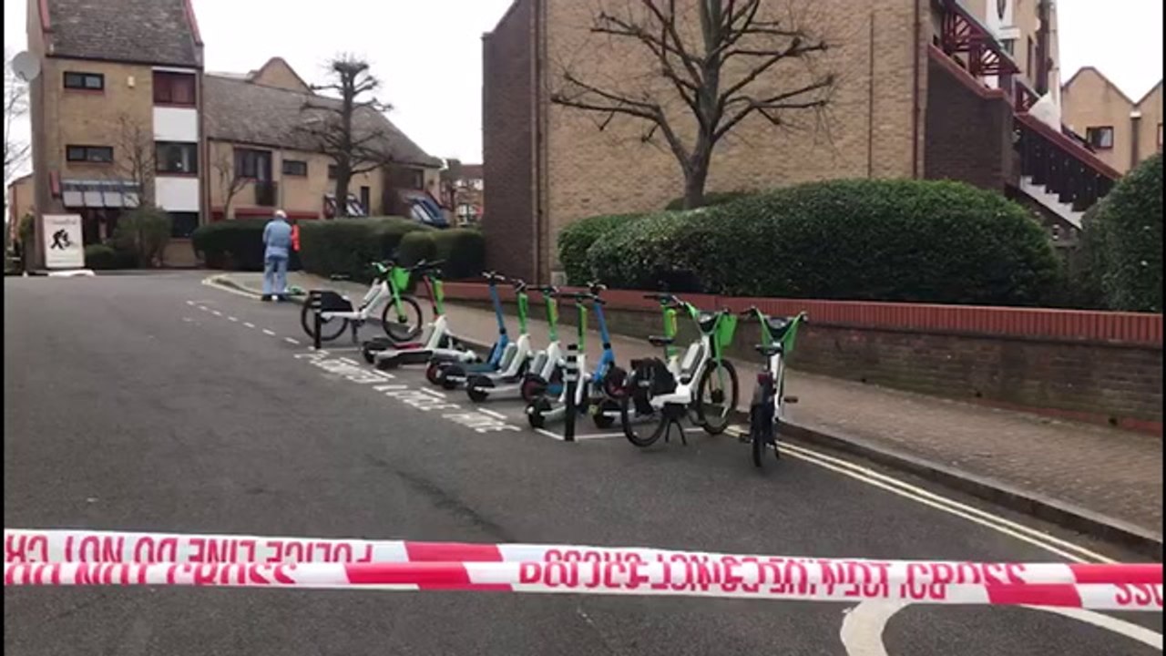 Rotherhithe Shooting: Met Police Shoot Dead Crossbow-wielding Man Who Forced Himself Into House In Southwark