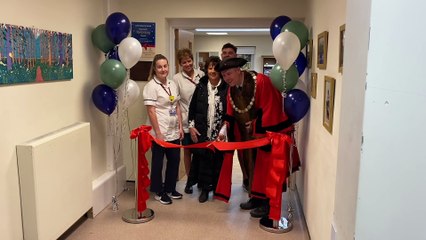 Mayor reopens Dayroom ward thanks to League of Friends