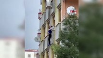 Pencereden atlamak isteyen kadını son anda kurtardılar