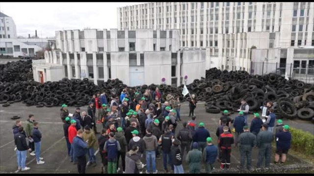 Proteste agricoltori, in Francia bloccata autostrada vicino a Lione