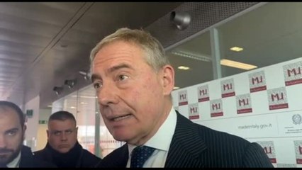 Ex Ilva, Urso: non siano pregiudicati impianti, non possono bloccarsi