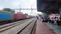 14 ट्रेनों के रद्द होने से यात्री परेशान,  रेलवे स्टेशन की प्रति दिन घटी दो लाख रुपए की आय