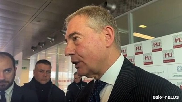 Ex Ilva, Urso: non siano pregiudicati impianti, non possono bloccarsi