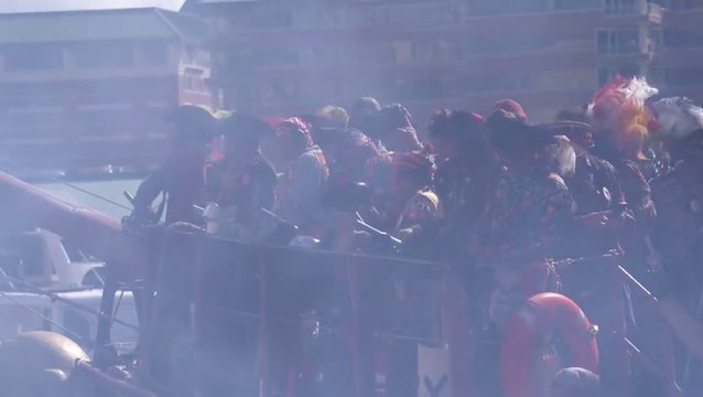 Hundreds of Pirates invade streets in spectacular Tampa festival