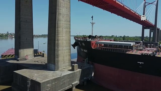 Arjantin'de Zarate–Brazo Largo köprüsüne yük gemisi çarptı