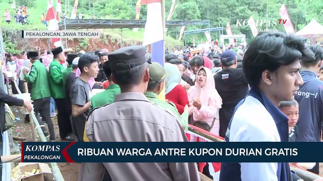 Durian Gratis di Desa Lolong, Warga Rela Berdesakan