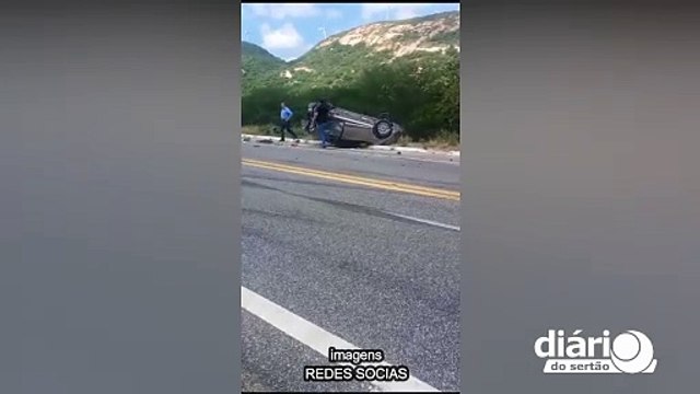 Grave acidente envolvendo três carros e dois caminhões é registrado na Serra de Santa Luzia