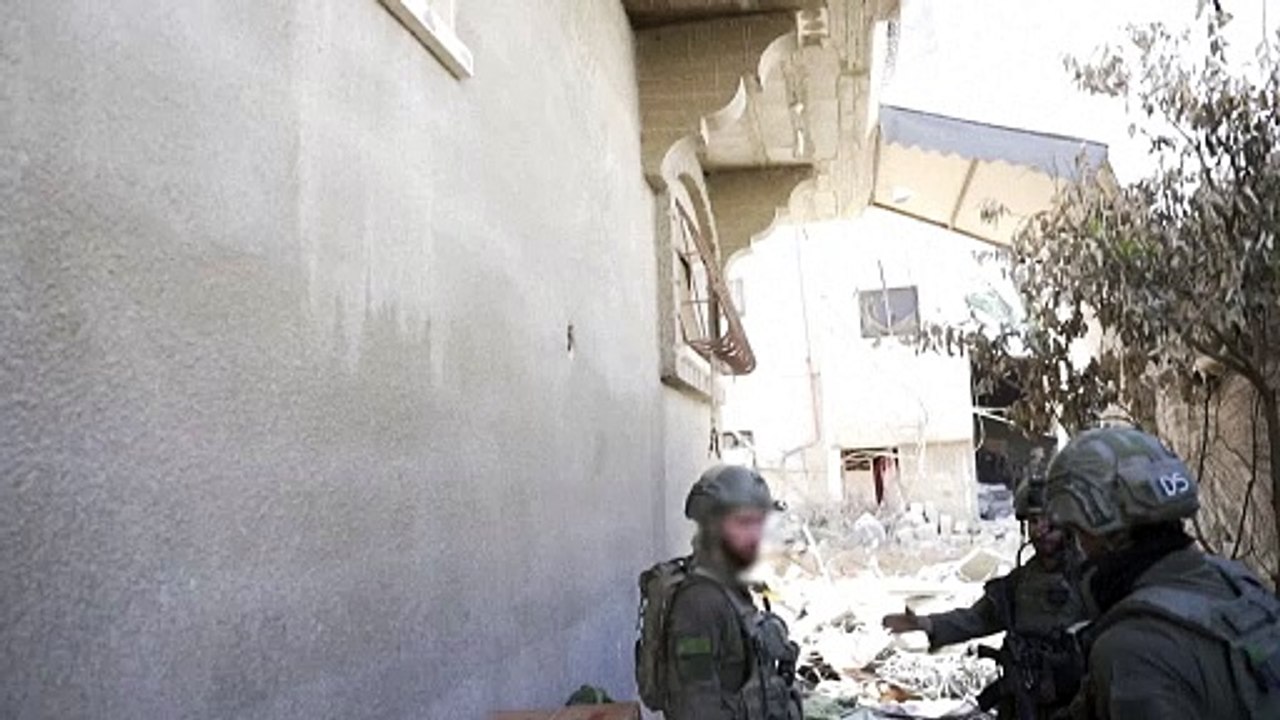 Israel alaga túneis em Gaza e impõe limites a possível cessar-fogo